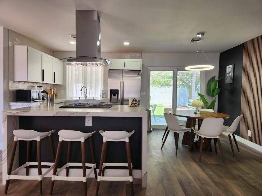 Stylish 4br Oasis - Luxe Backyard Bbq