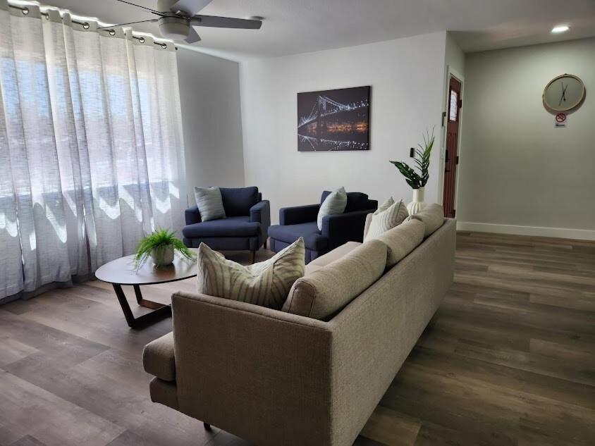 Stylish 4br Oasis - Luxe Backyard Bbq Сasa de vacaciones Las Vegas